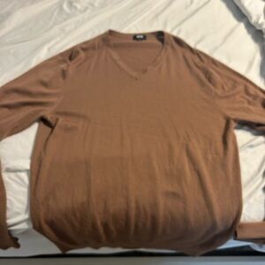 Uniqlo Men's Tan V-Neck Sweater